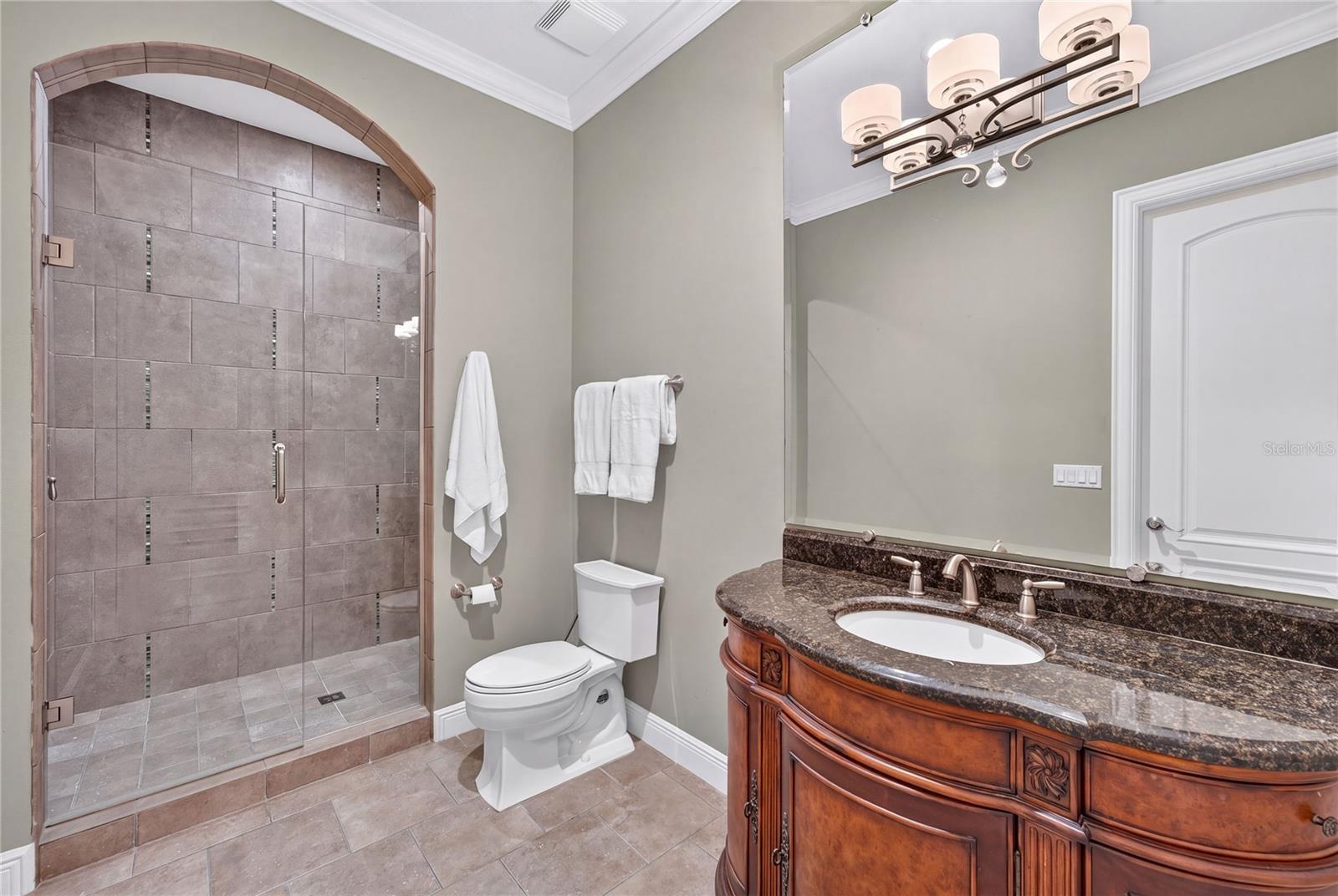 6113 Grosvenor Shore Dr Property Photo 70