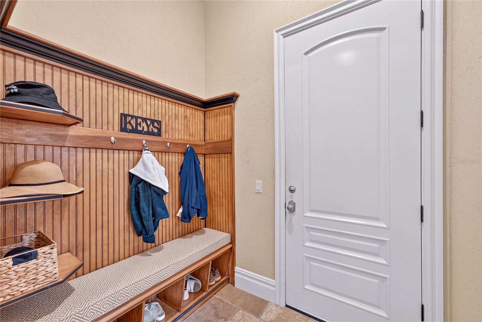 6113 Grosvenor Shore Dr Property Photo 91