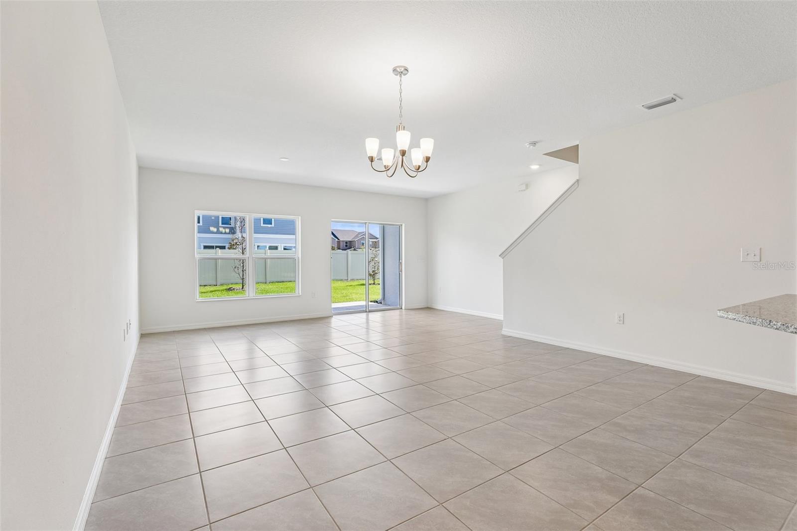 683 Meadows Edge Pl Property Photo 5