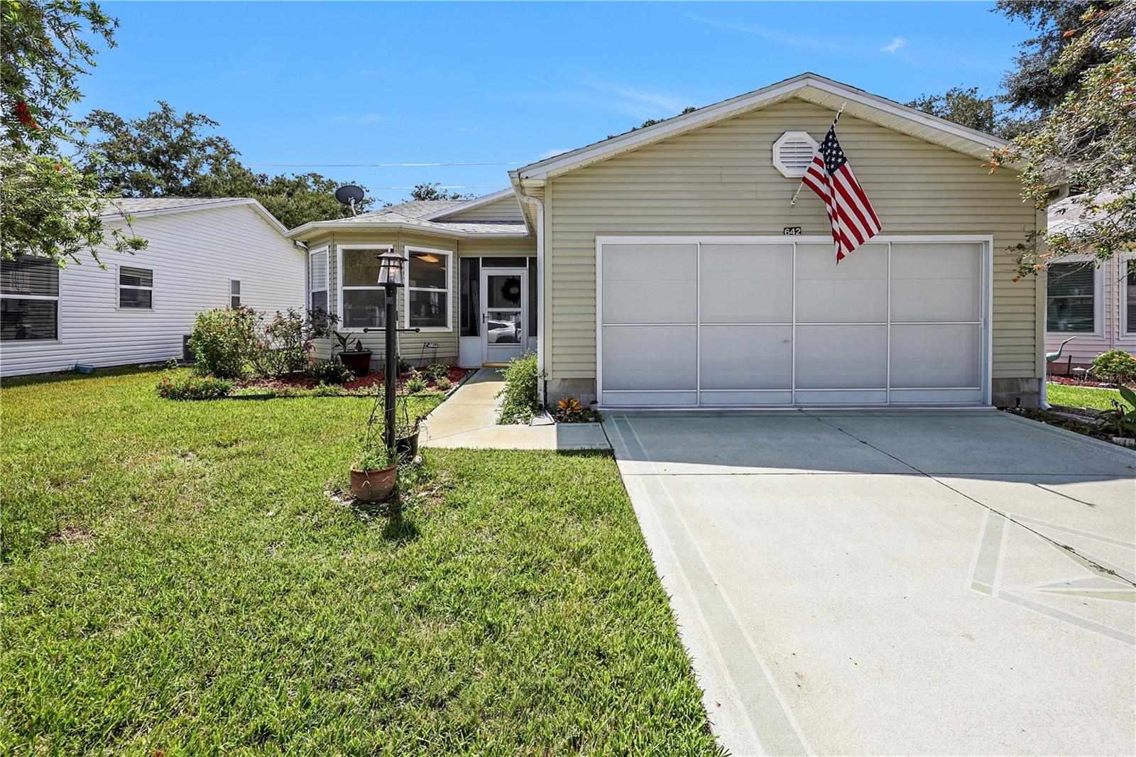 642 Glen Oaks Dr Property Photo 1