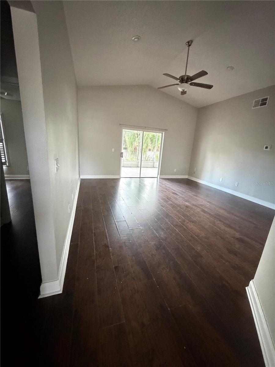 4185 Shadow Creek Cir Property Photo 4
