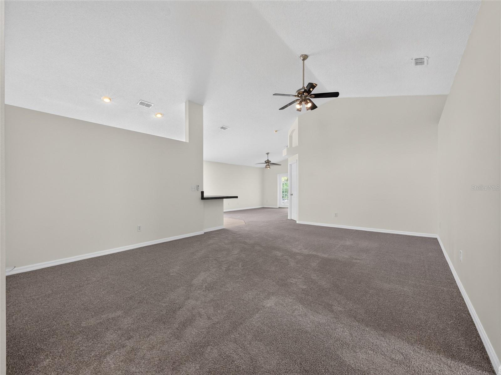 103 Prince Pl Property Photo 3
