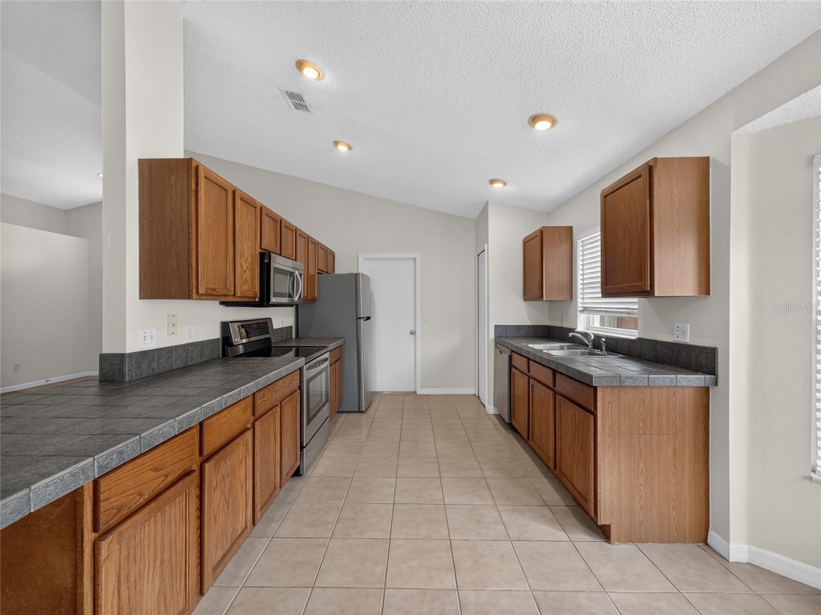 103 Prince Pl Property Photo 4