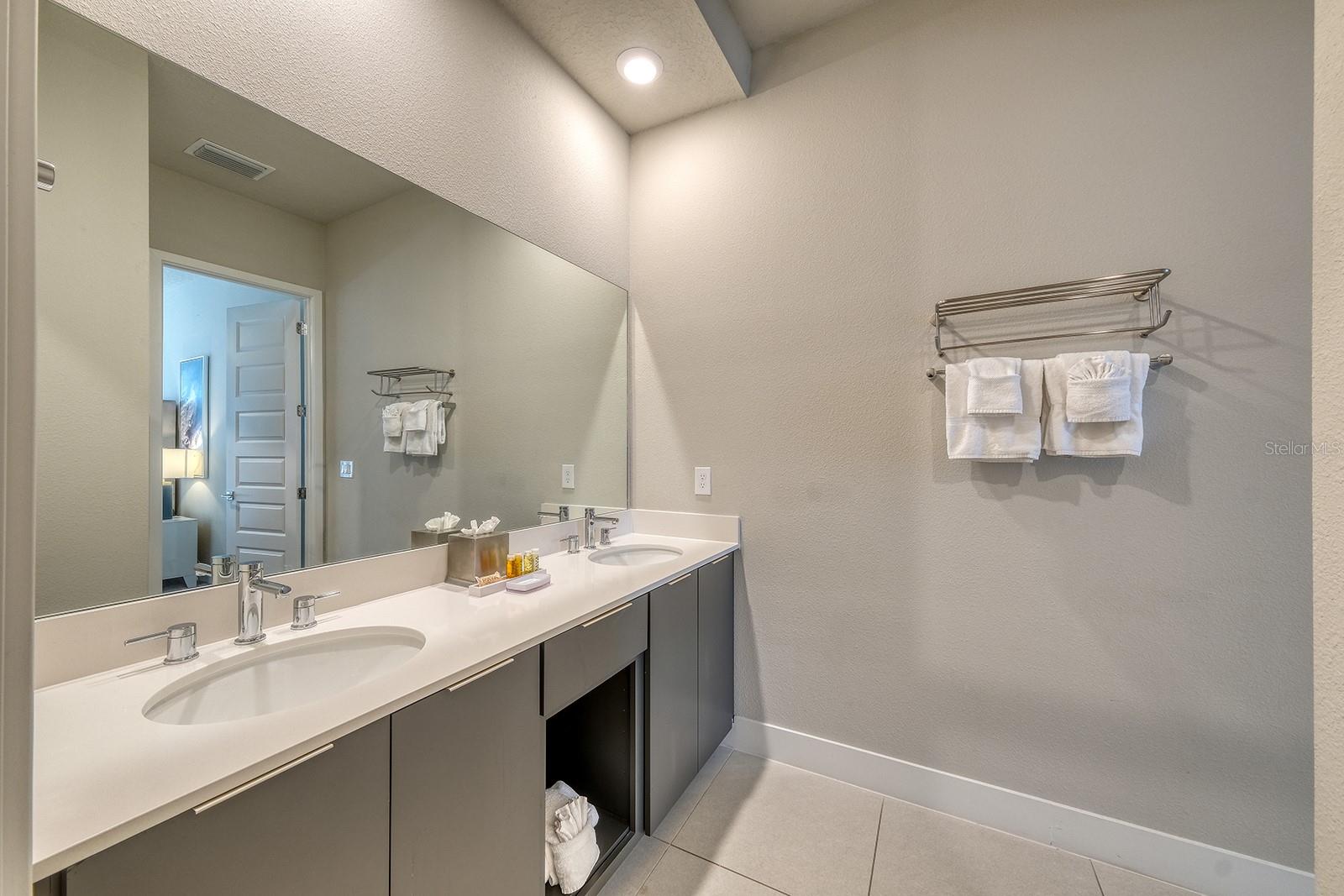 7770 Sandy Ridge Dr #113 Property Photo 28