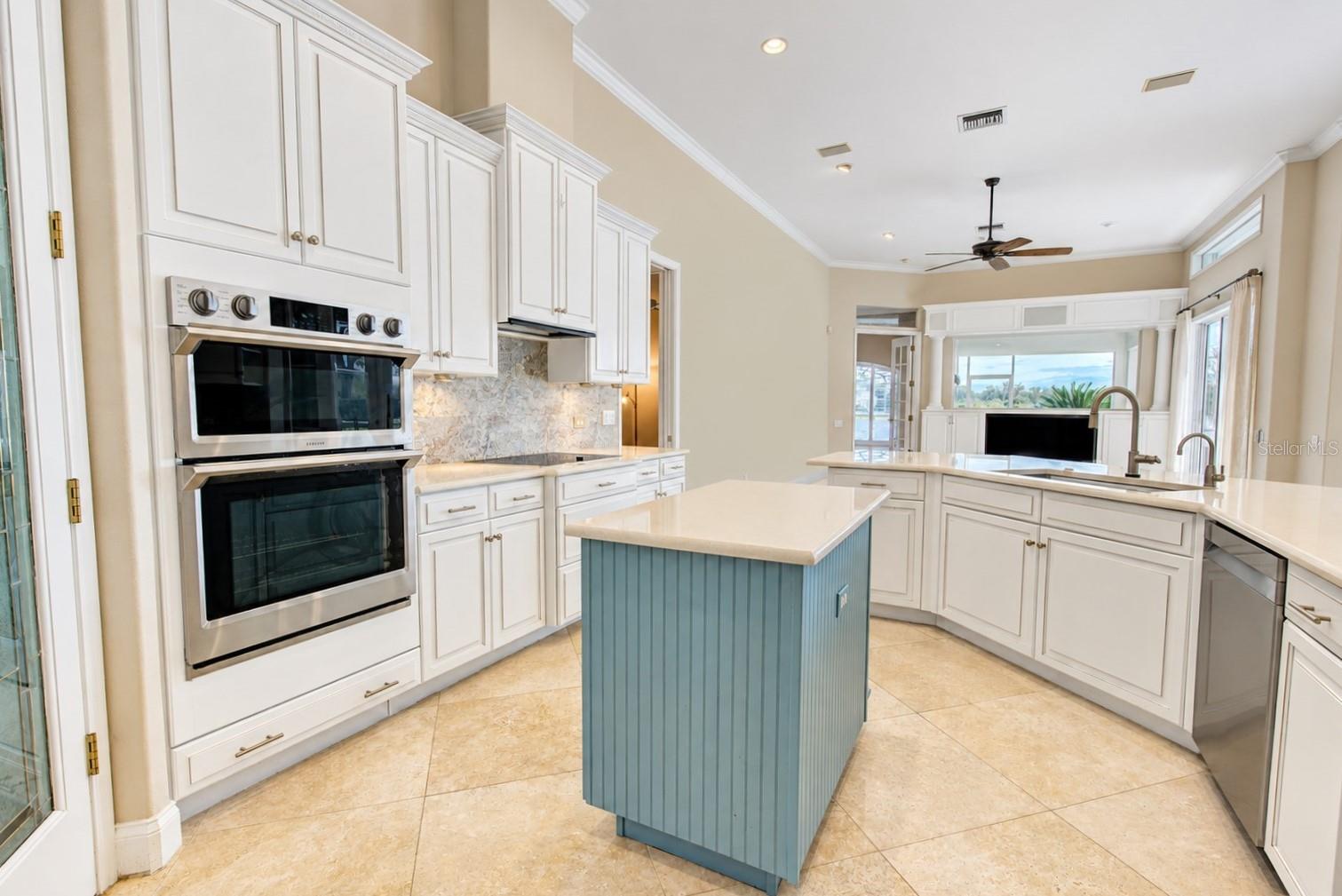 269 Saddleworth Pl Property Photo 10