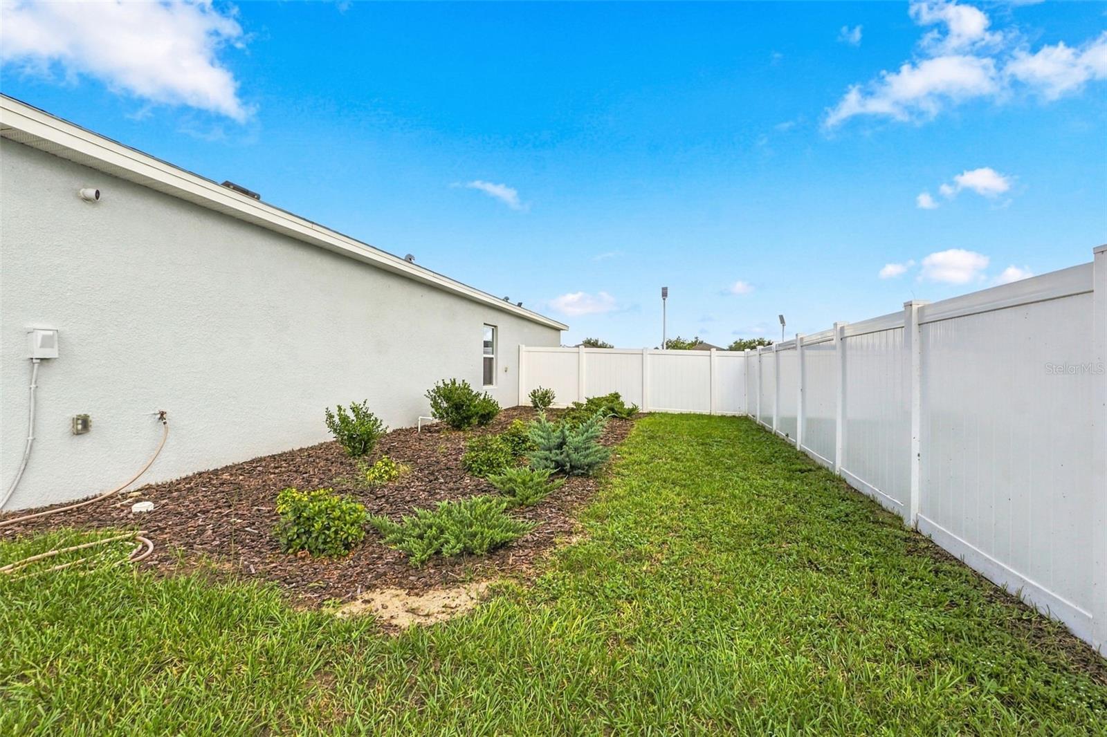 350 Rustic Rail Dr Property Photo 10
