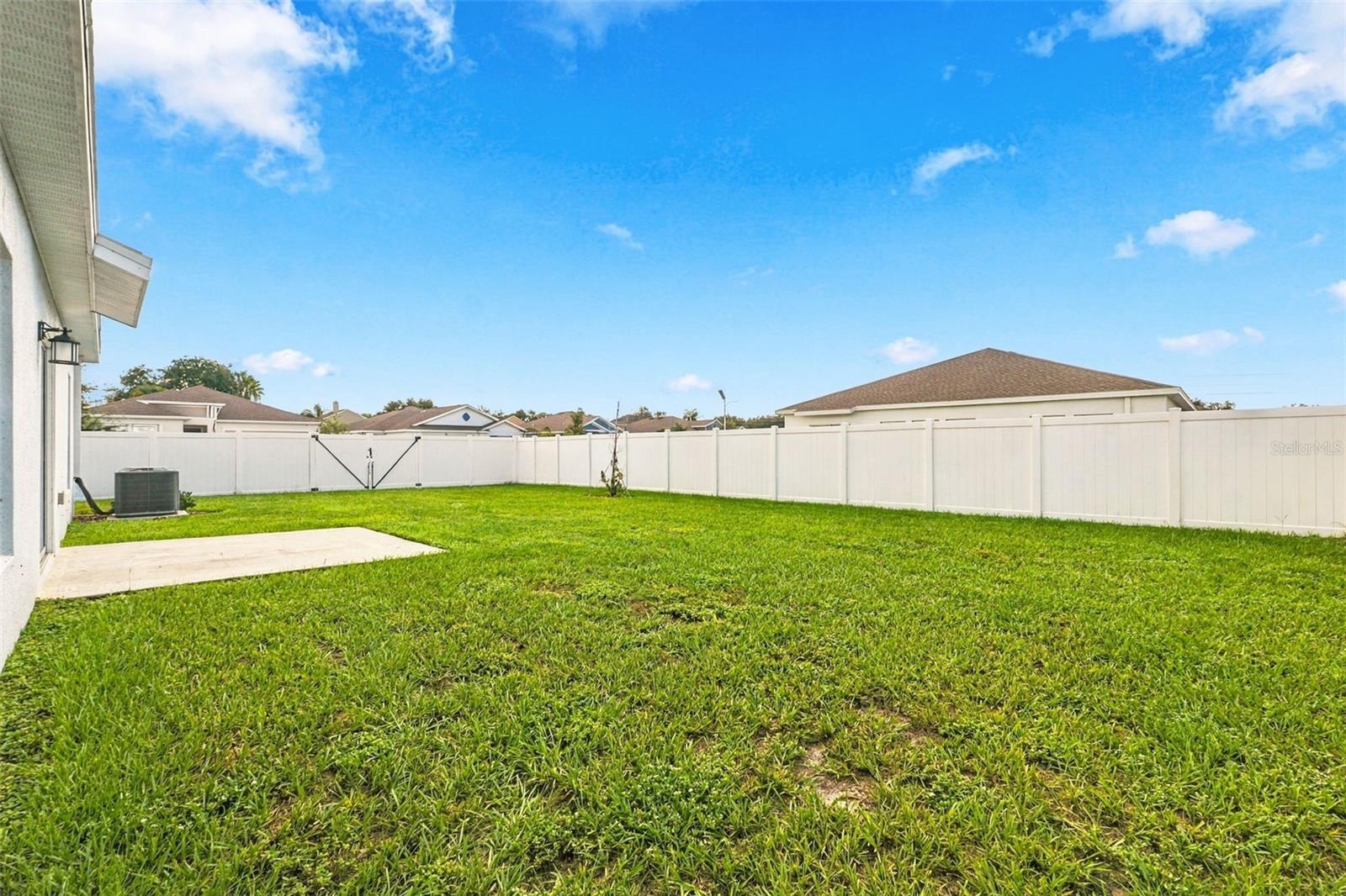 350 Rustic Rail Dr Property Photo 15