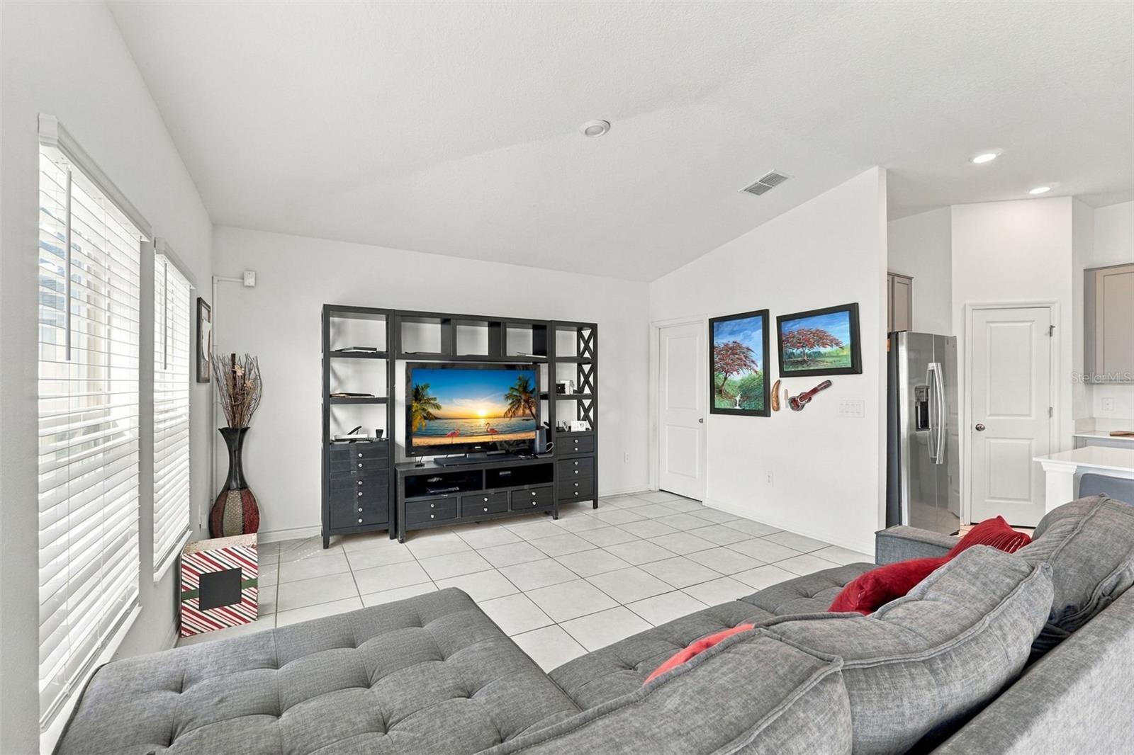 350 Rustic Rail Dr Property Photo 37