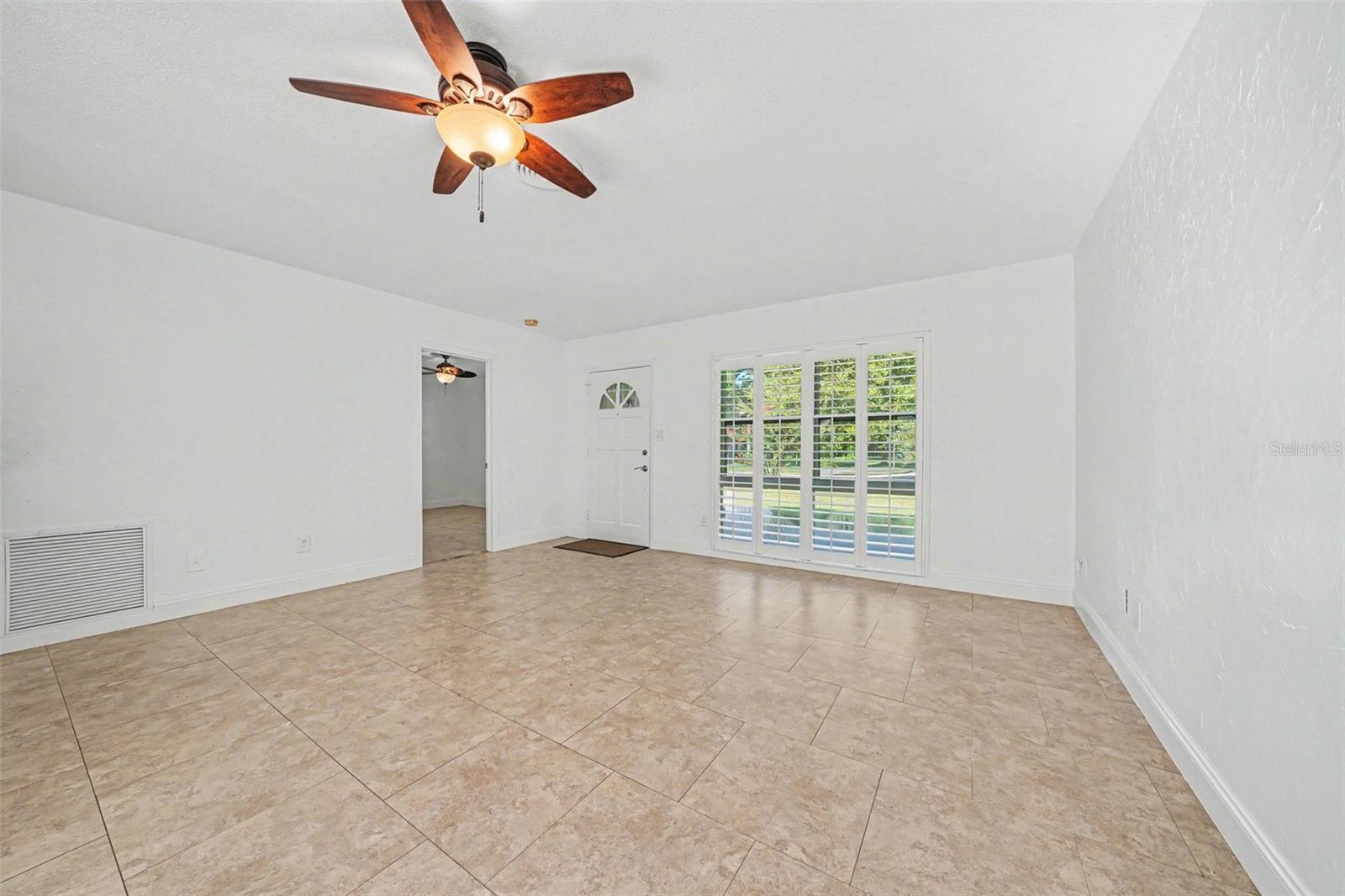 624 Fitzwalter Dr Property Photo 5