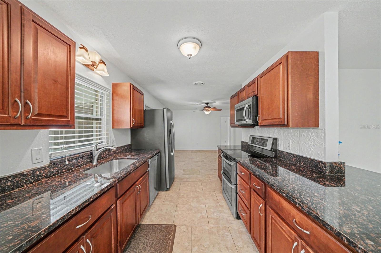 624 Fitzwalter Dr Property Photo 10