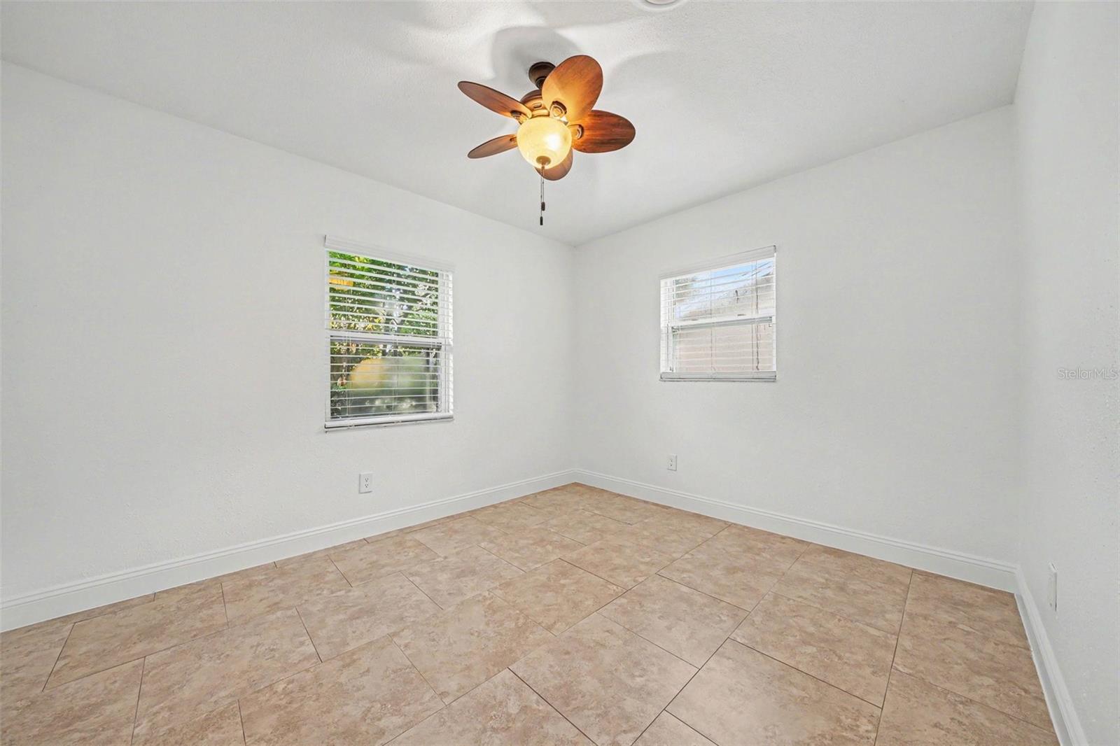 624 Fitzwalter Dr Property Photo 22