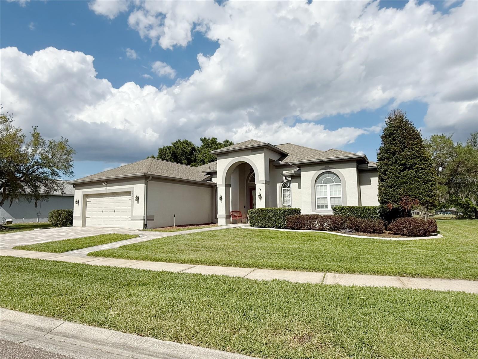 13535 BLUEWATER CIR Property Photo 1
