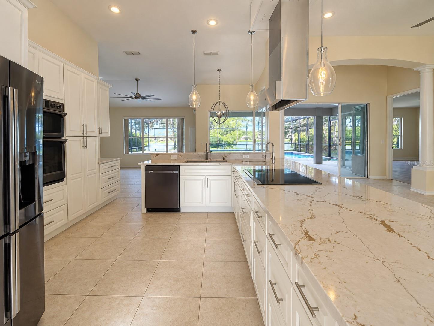 13535 Bluewater Cir Property Photo 3