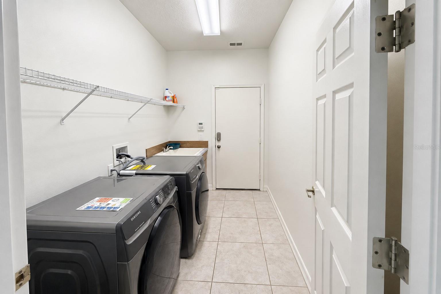 13535 Bluewater Cir Property Photo 20