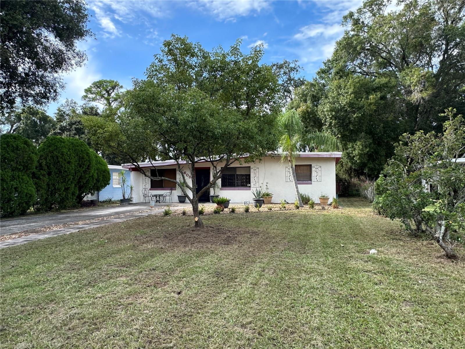 608 Dixie Ln Property Photo 3
