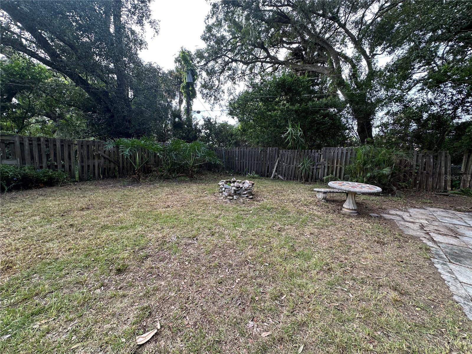 608 Dixie Ln Property Photo 7