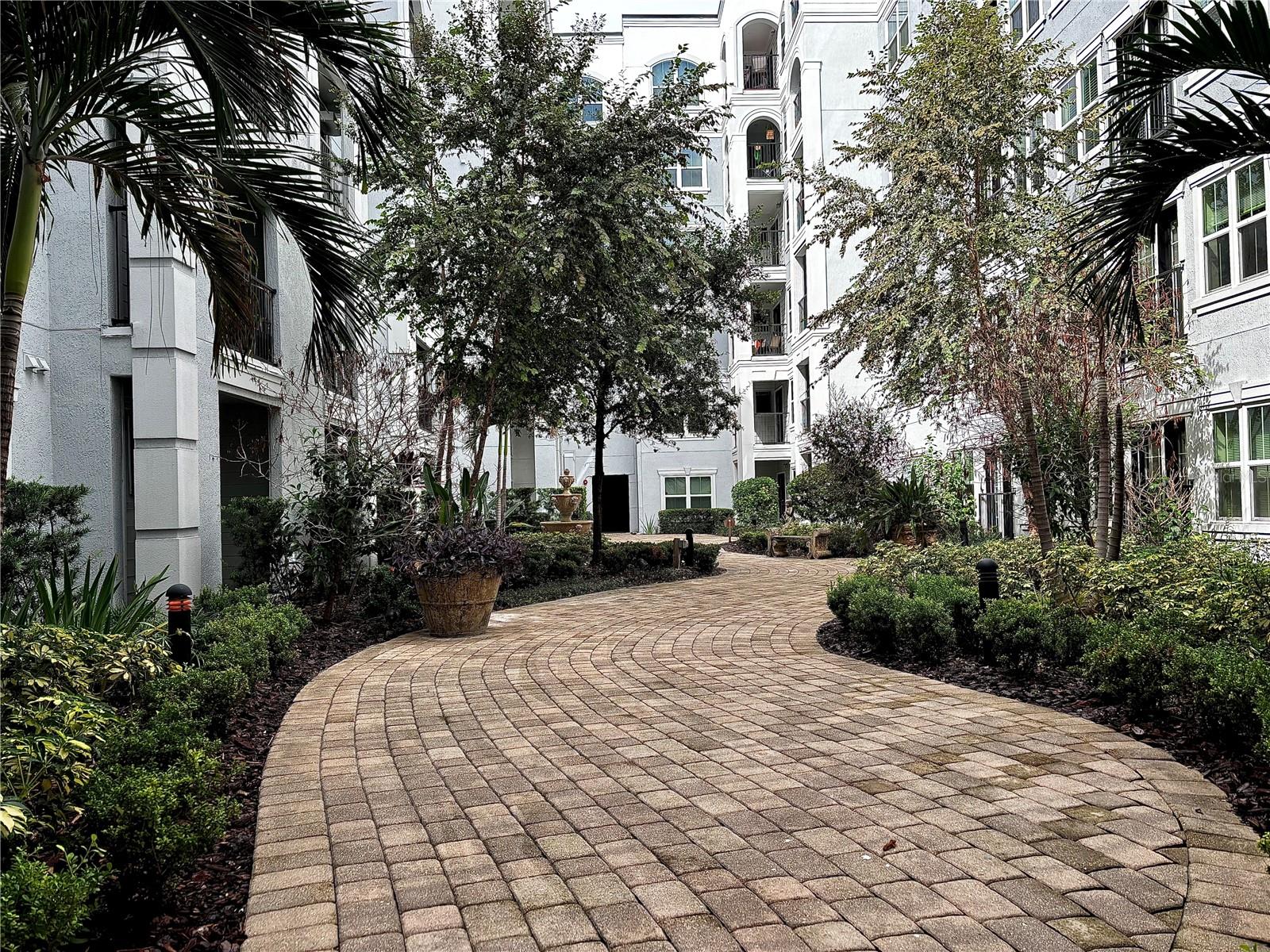 304 E South St #2019 Property Photo 11