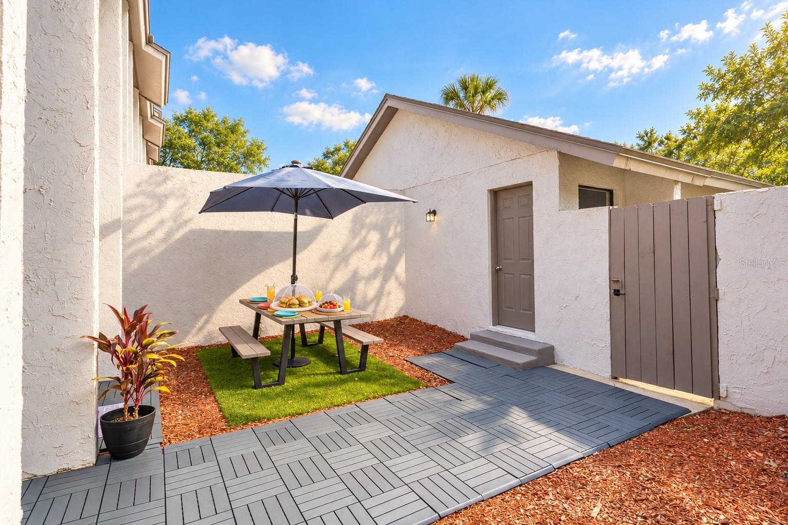139 Olive Tree Cir Property Photo 6