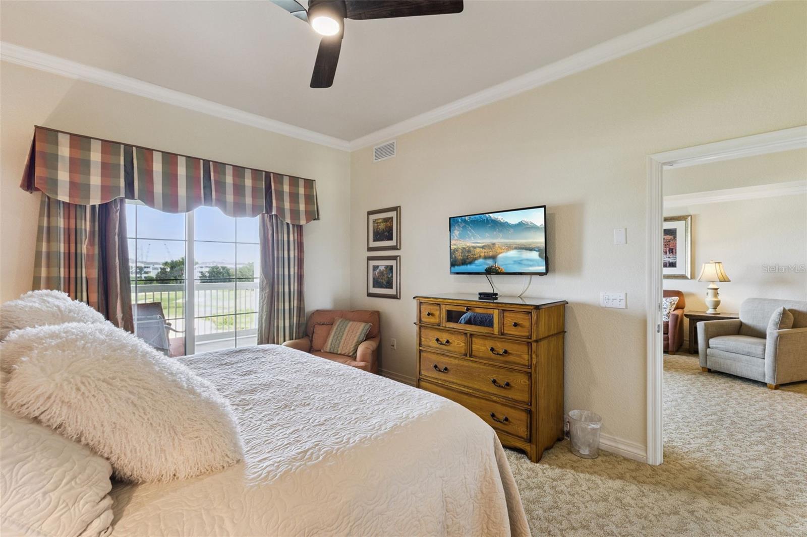 1100 Sunset View Cir #402 Property Photo 15