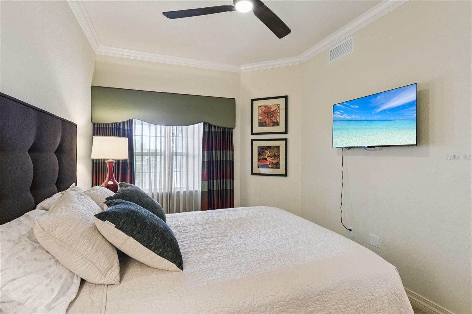 1100 Sunset View Cir #402 Property Photo 18