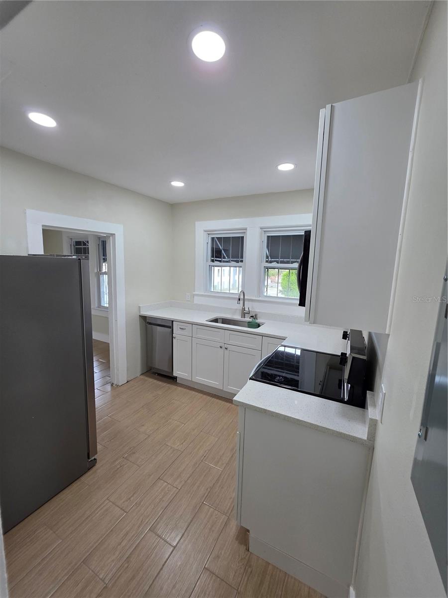 217 S Oak Ave Property Photo 6