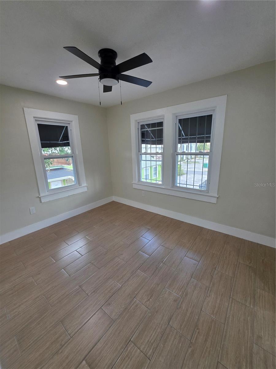 217 S Oak Ave Property Photo 7