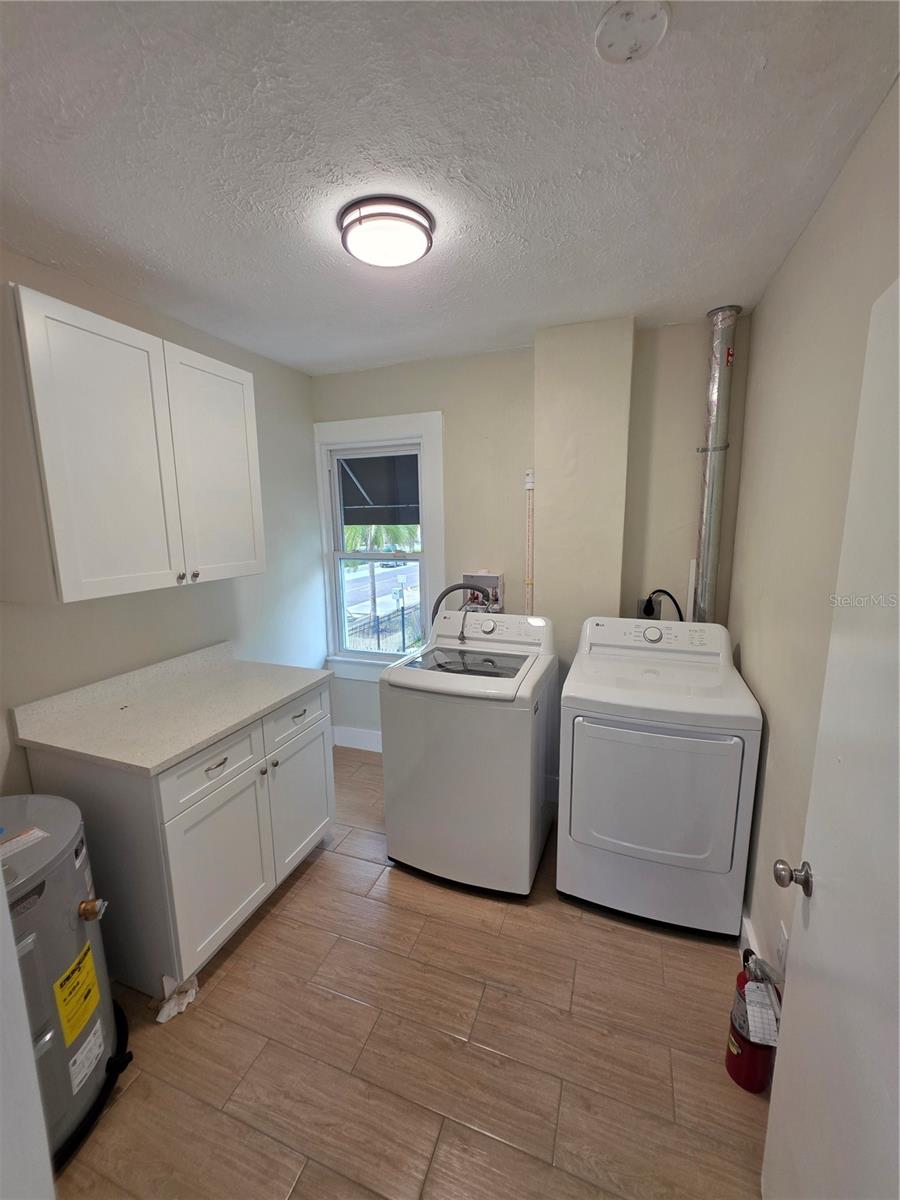 217 S Oak Ave Property Photo 10