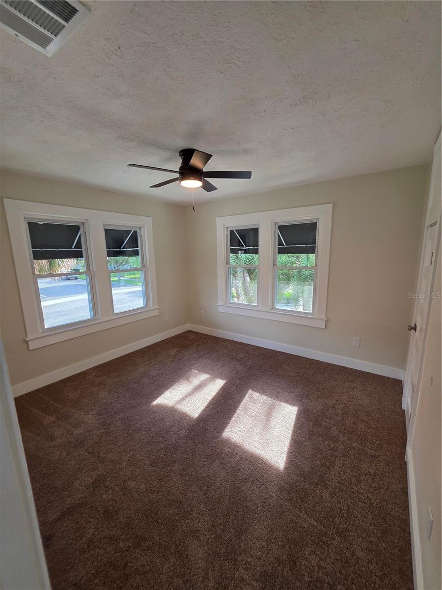 217 S Oak Ave Property Photo 14