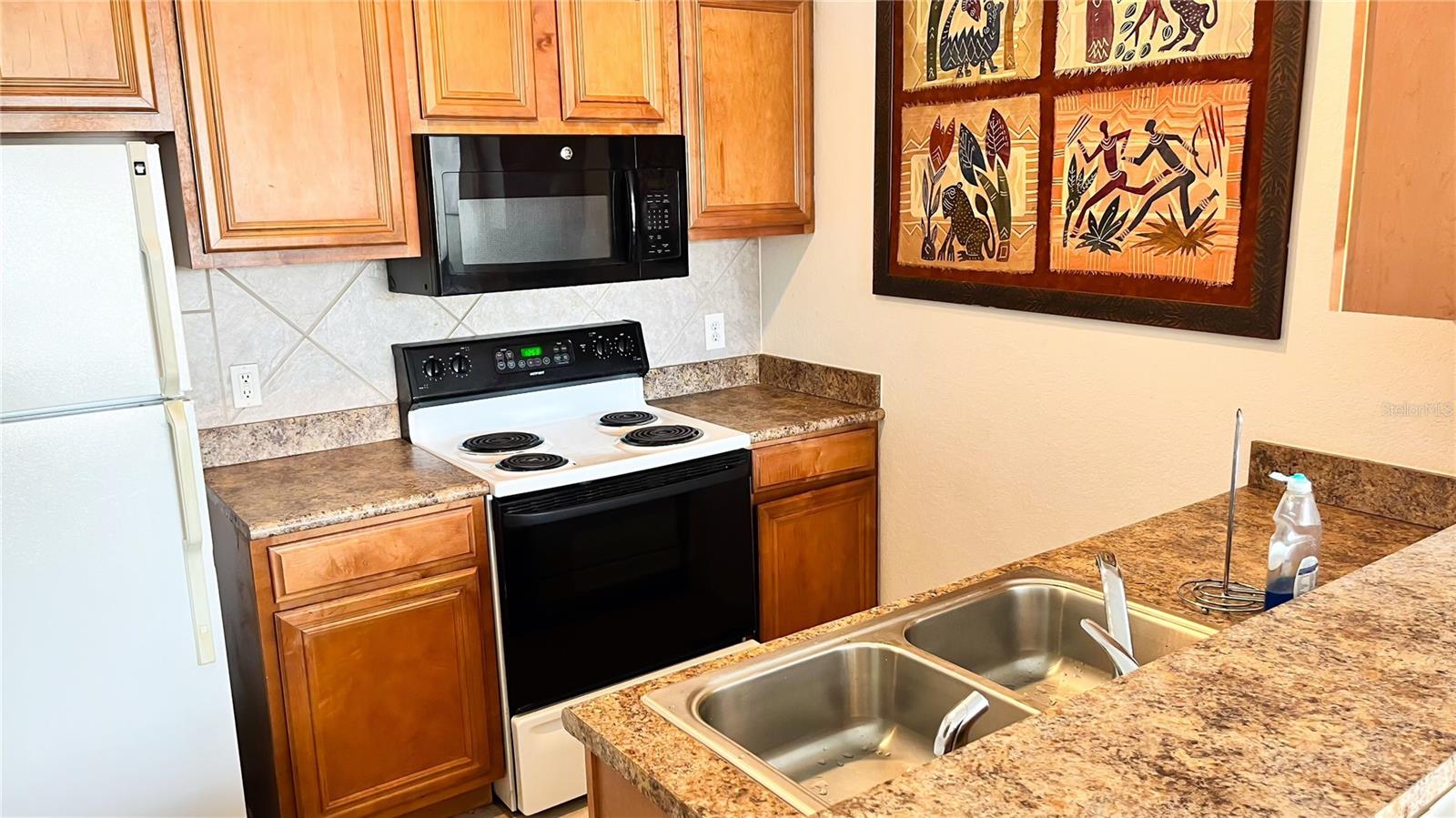 6137 Metrowest Blvd #102 Property Photo 7