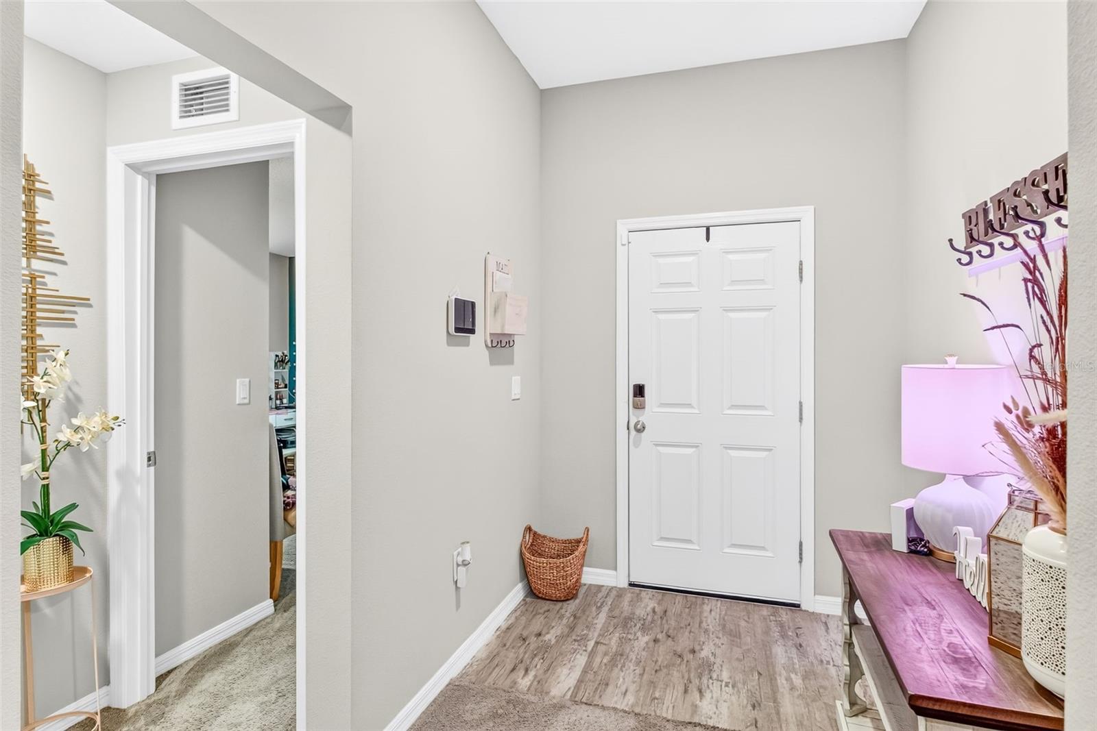 5605 Arlington River Dr Property Photo 5