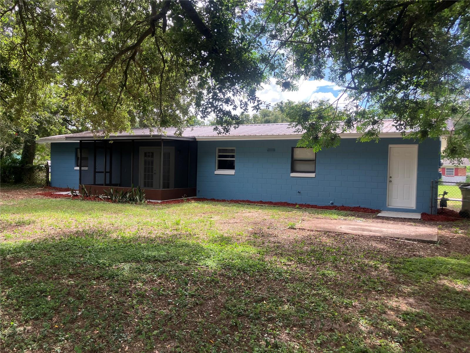 2013 Live Oak Dr Property Photo 2