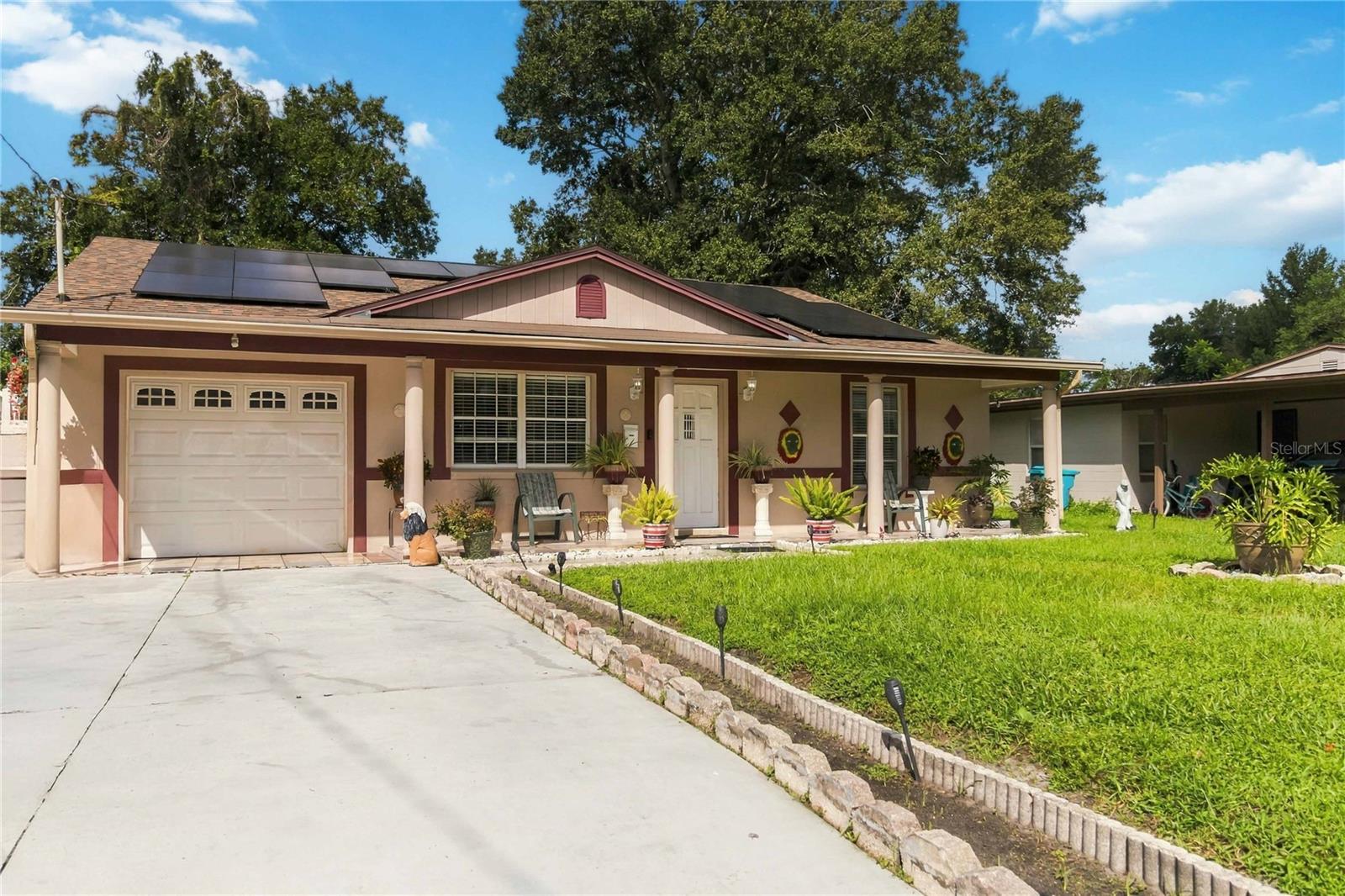 1530 Guinyard Way Property Photo 3