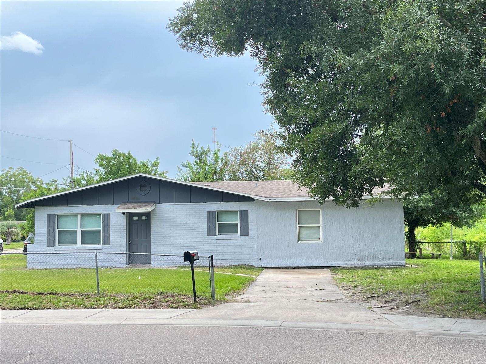 300 Campus View Dr Property Photo 1