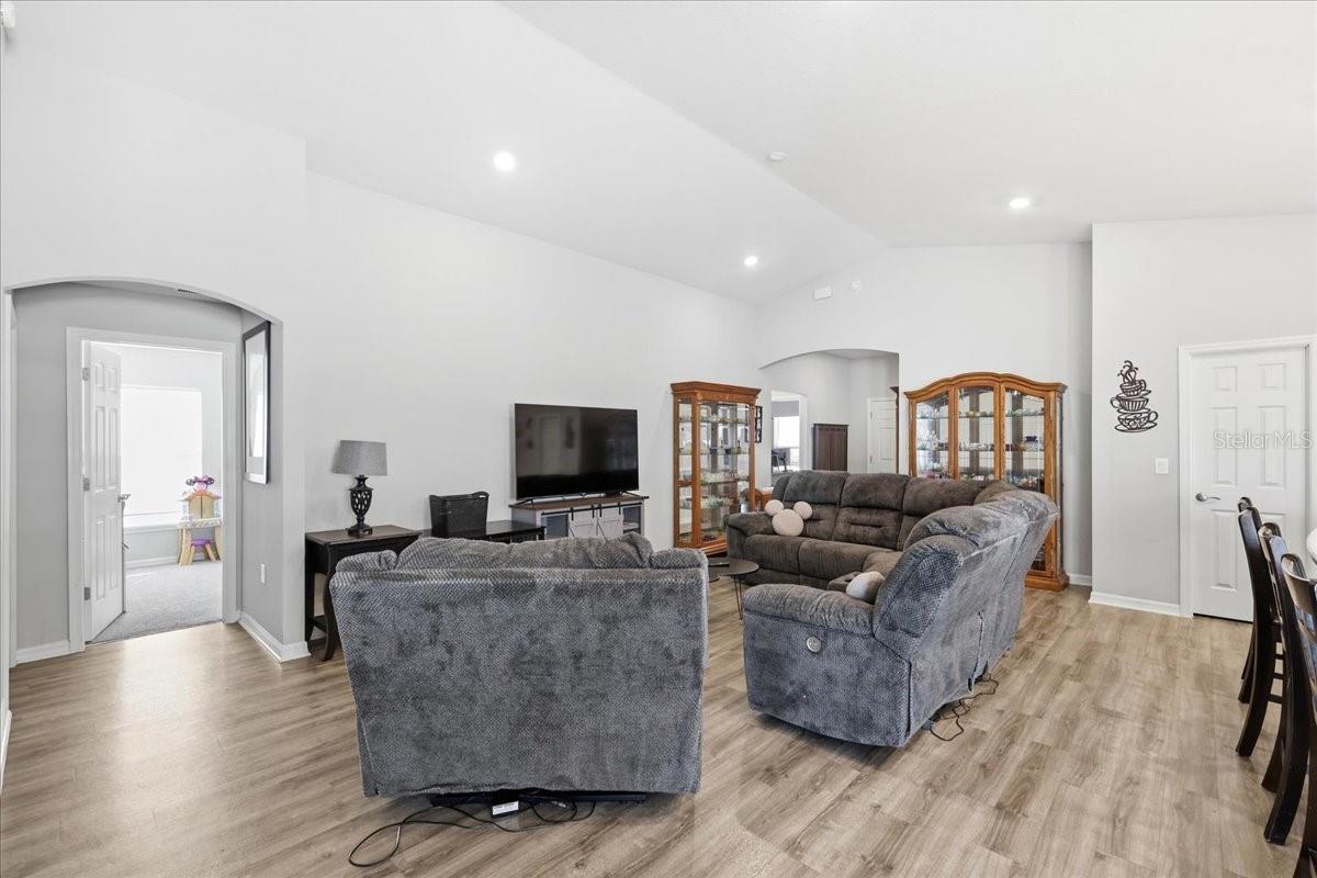 2447 Matterhorn Trl Property Photo 5