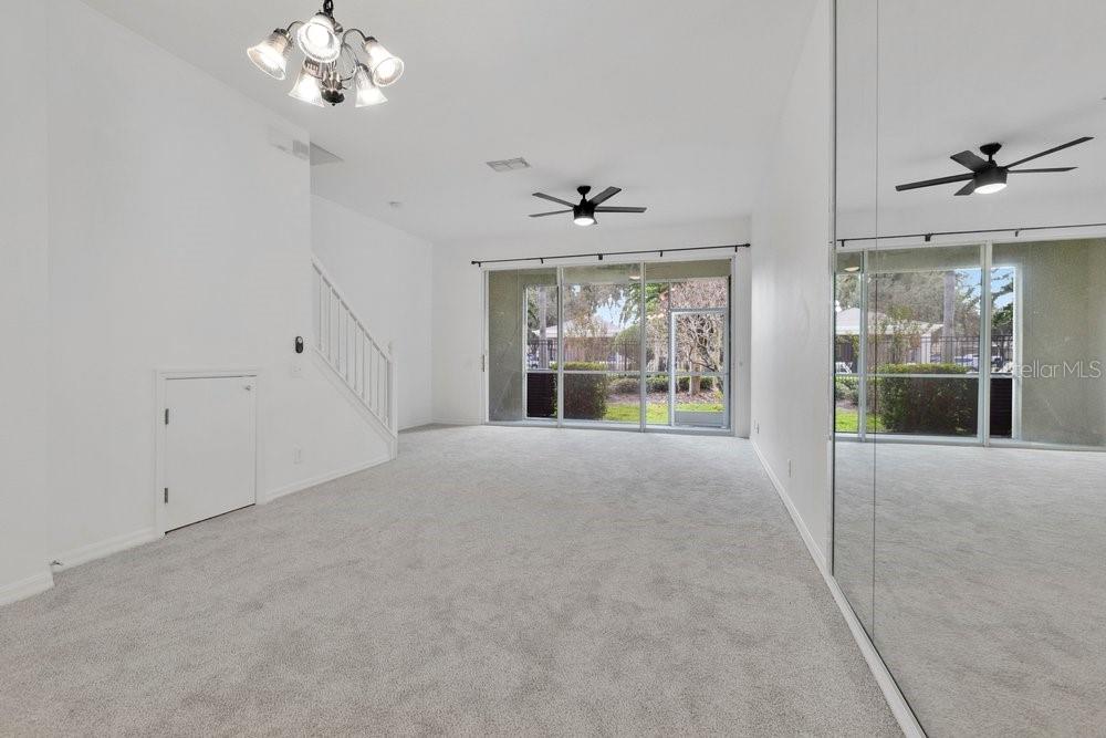 9811 Fan Palm Way Property Photo 7