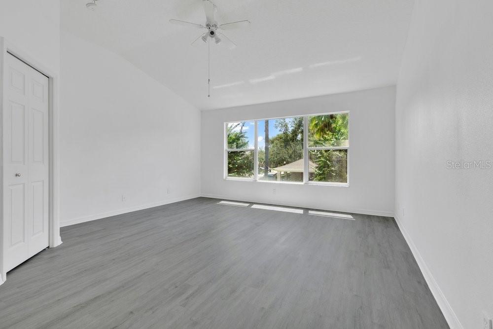9811 Fan Palm Way Property Photo 12