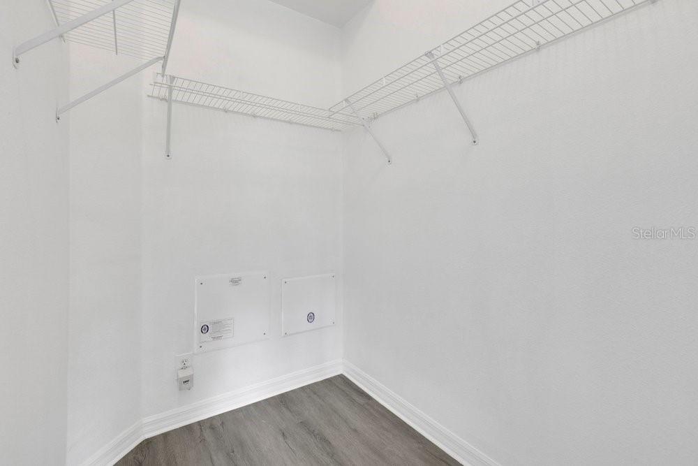 9811 Fan Palm Way Property Photo 15