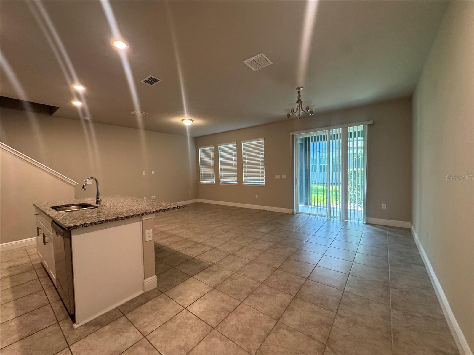 2305 Shadowland Loop Property Photo 4