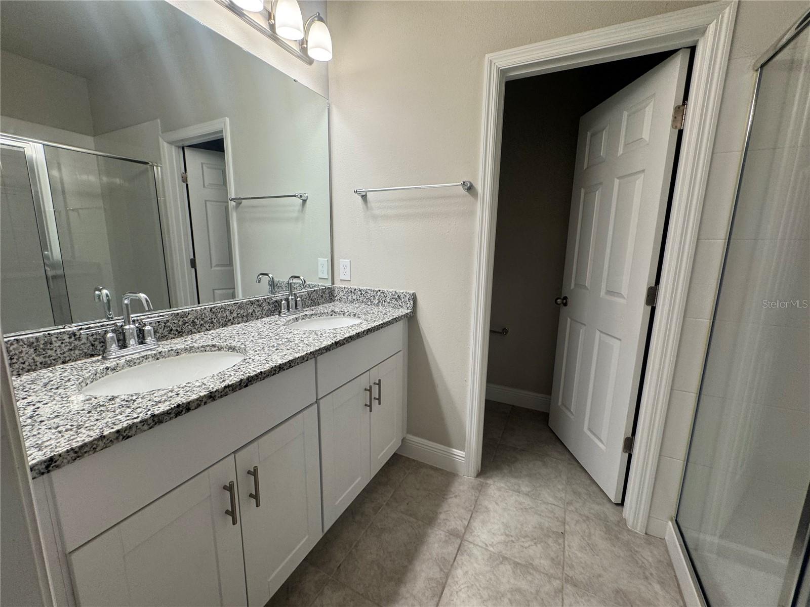 2305 Shadowland Loop Property Photo 12