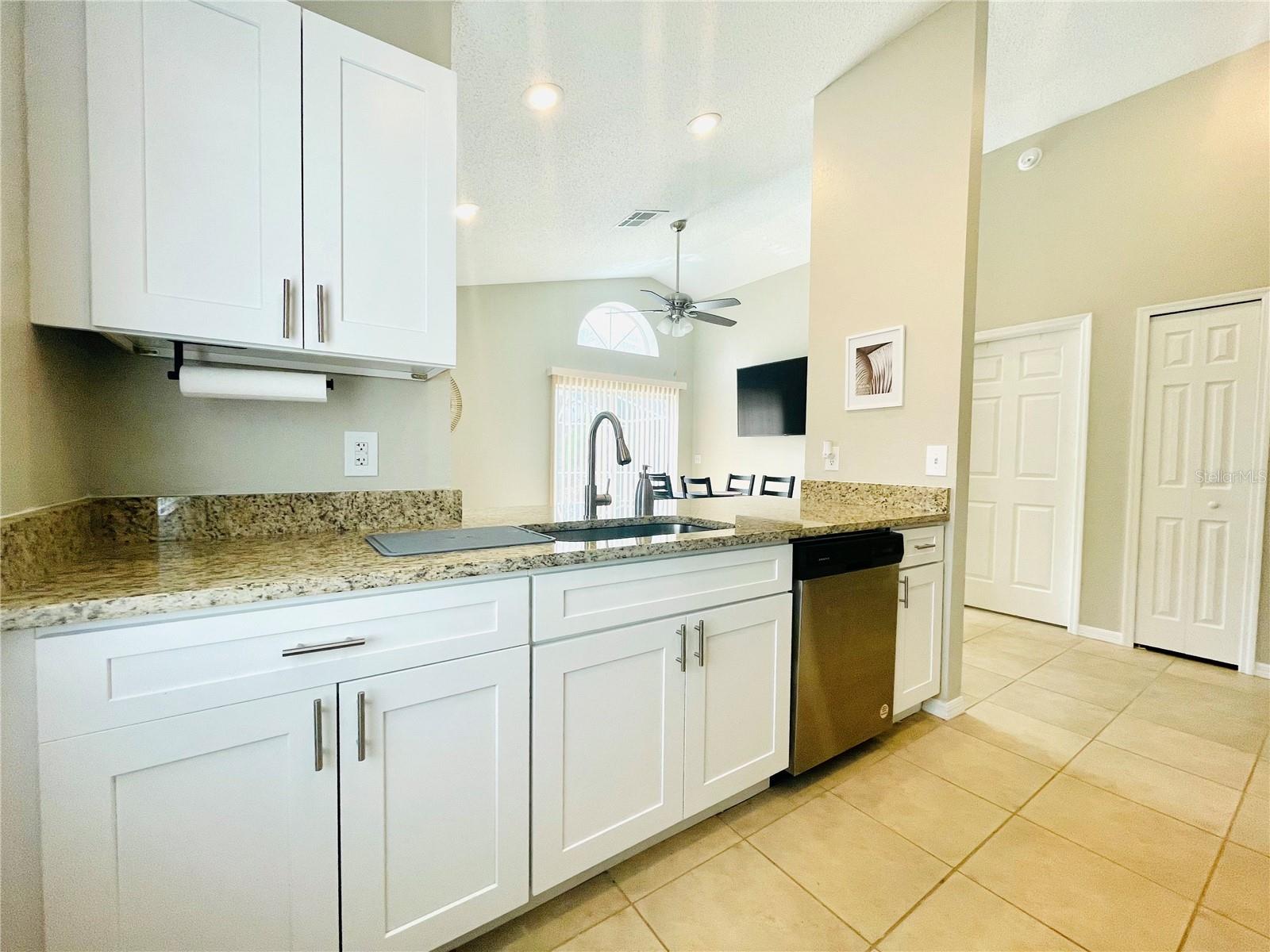 1046 Durango Loop St Property Photo 15