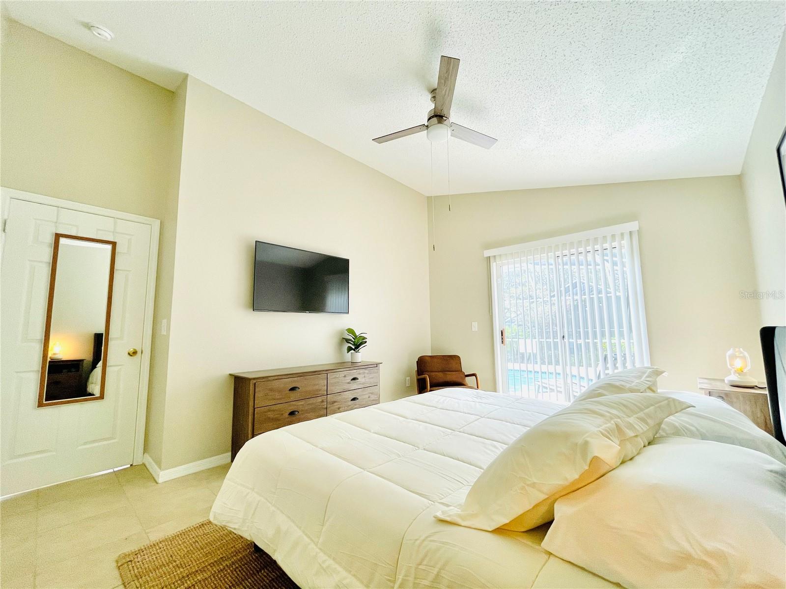 1046 Durango Loop St Property Photo 21