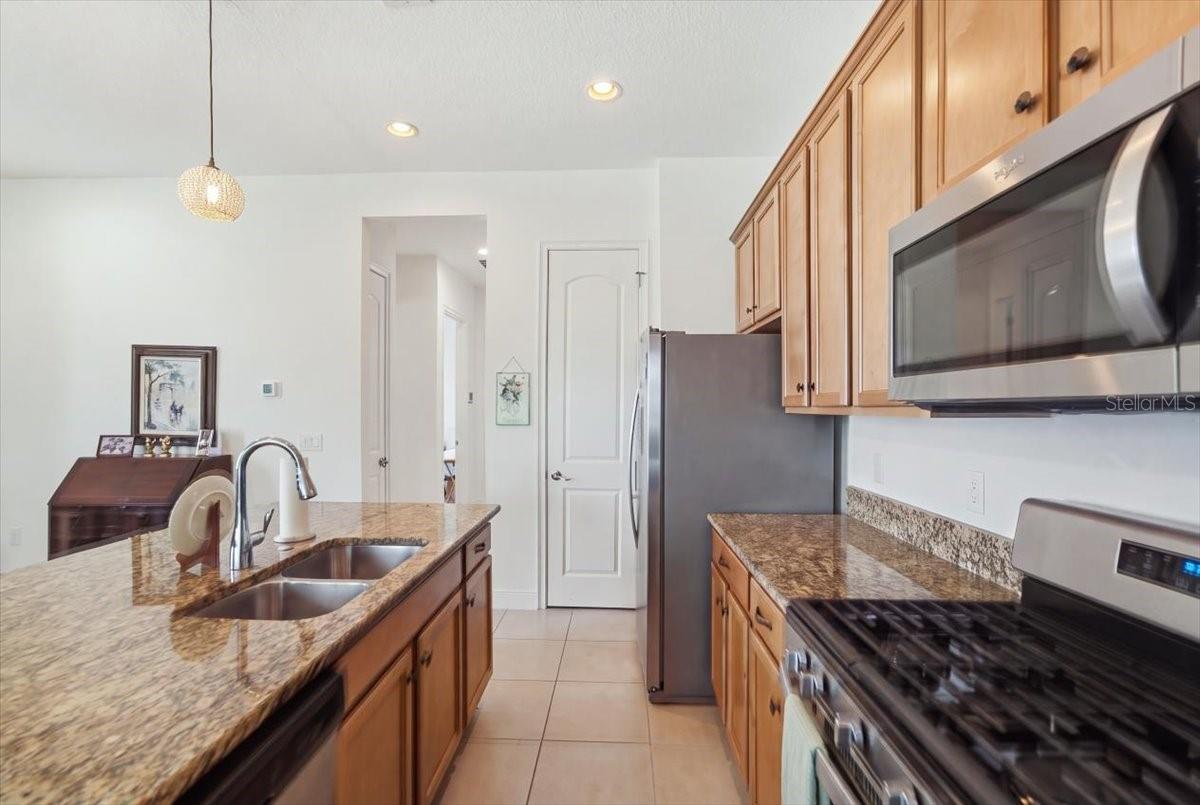 2506 Datura Loop Property Photo 9