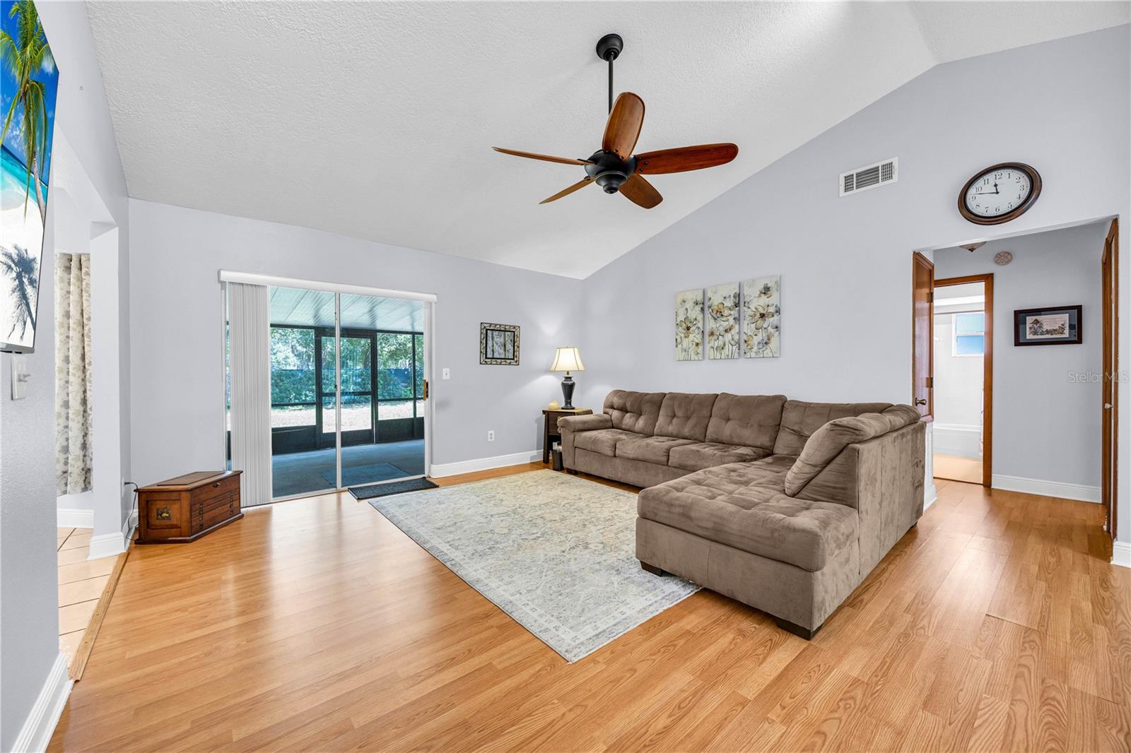 2430 Kalch Ct Property Photo 5