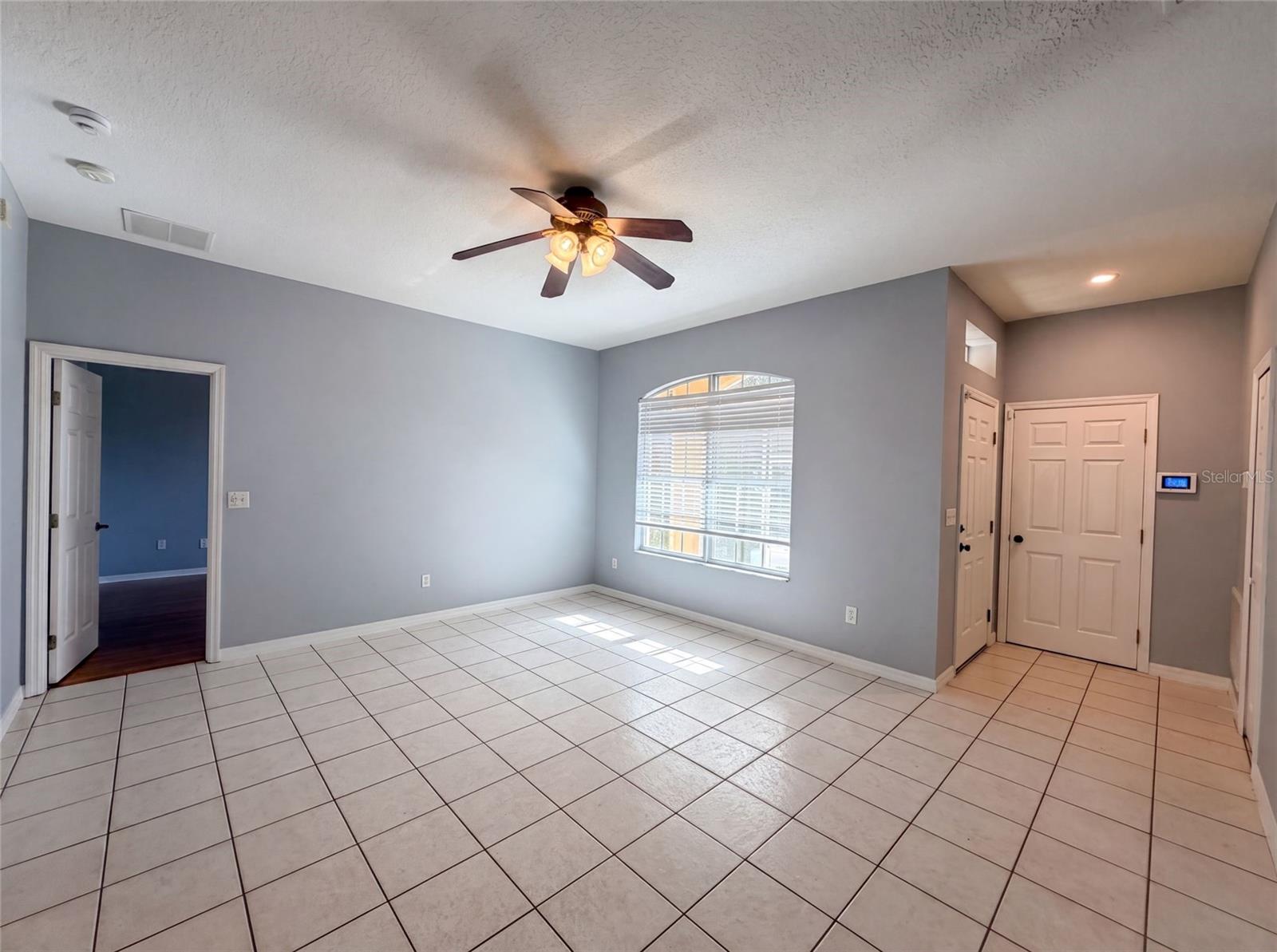 826 Hilly Bend Dr Property Photo 6