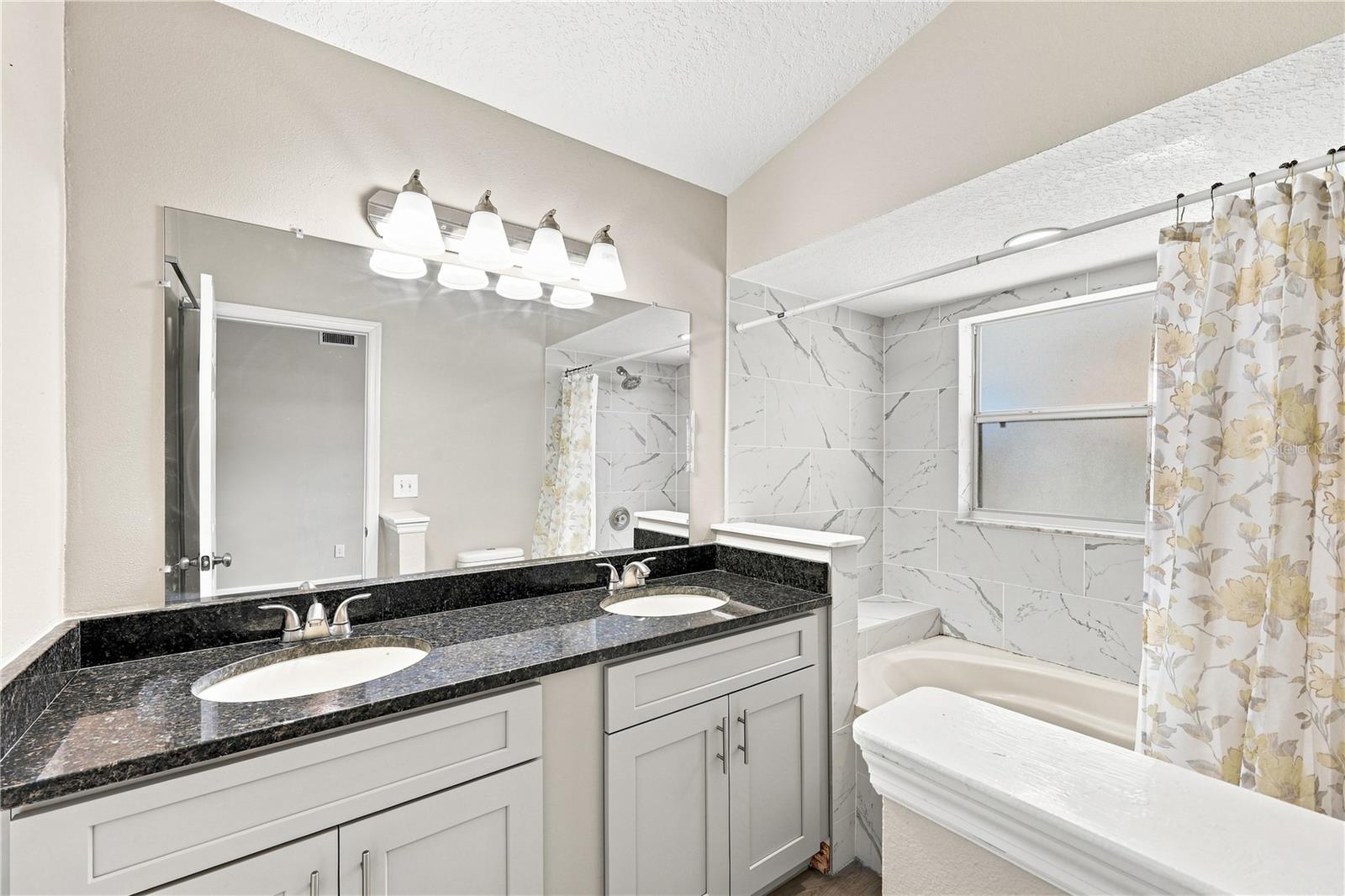 9910 Dean Cove Ln Property Photo 6