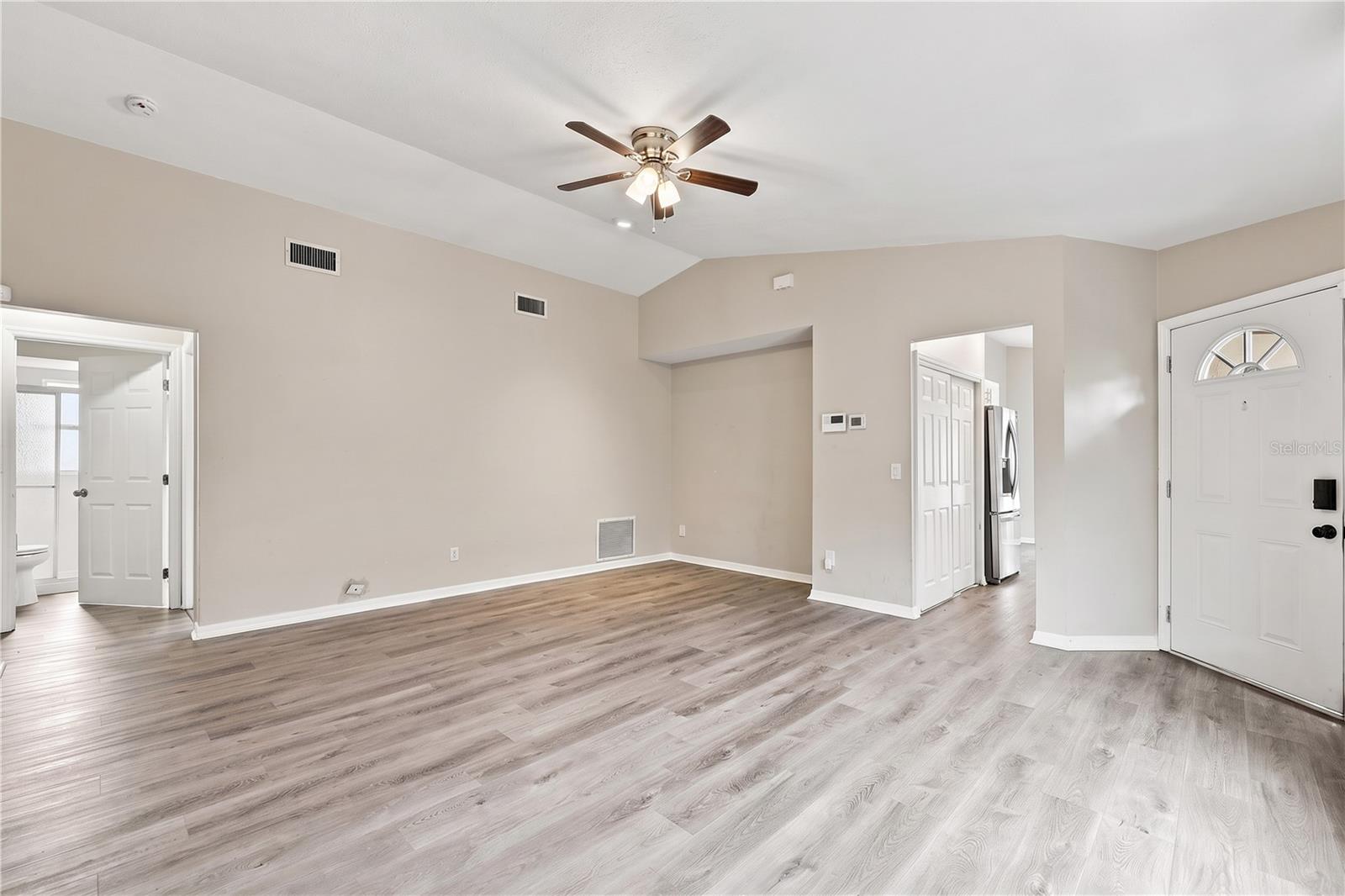 9910 Dean Cove Ln Property Photo 7