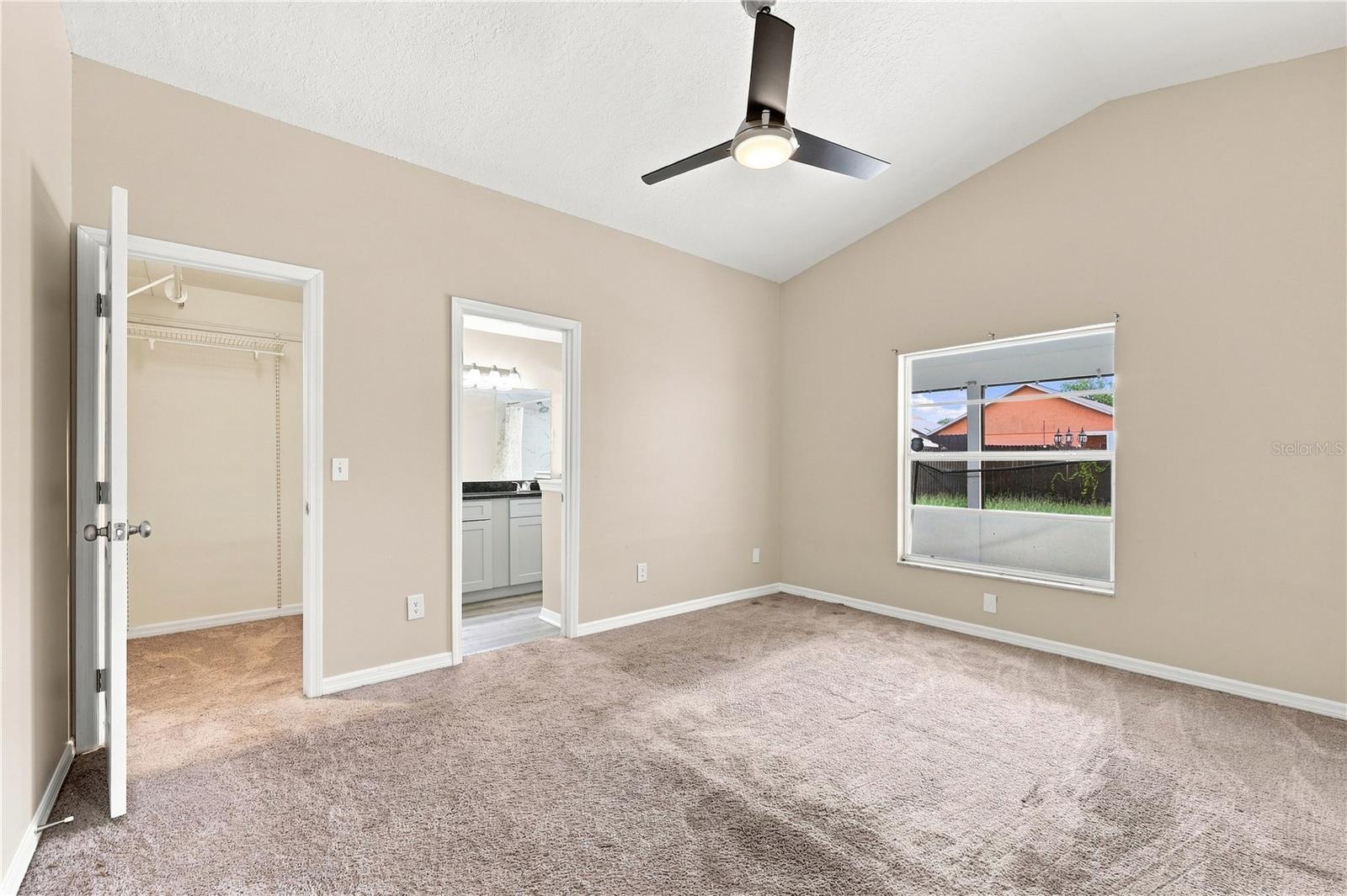 9910 Dean Cove Ln Property Photo 8