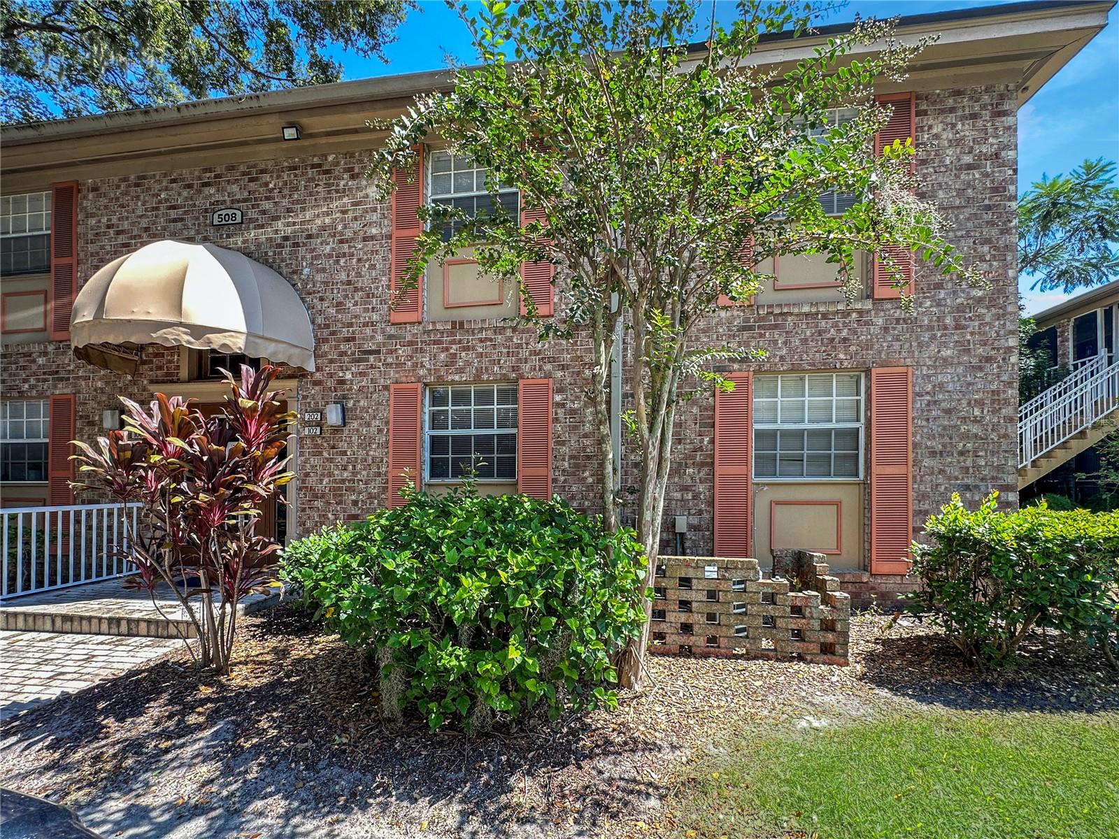 508 Banyon Tree Cir #200 Property Photo 2