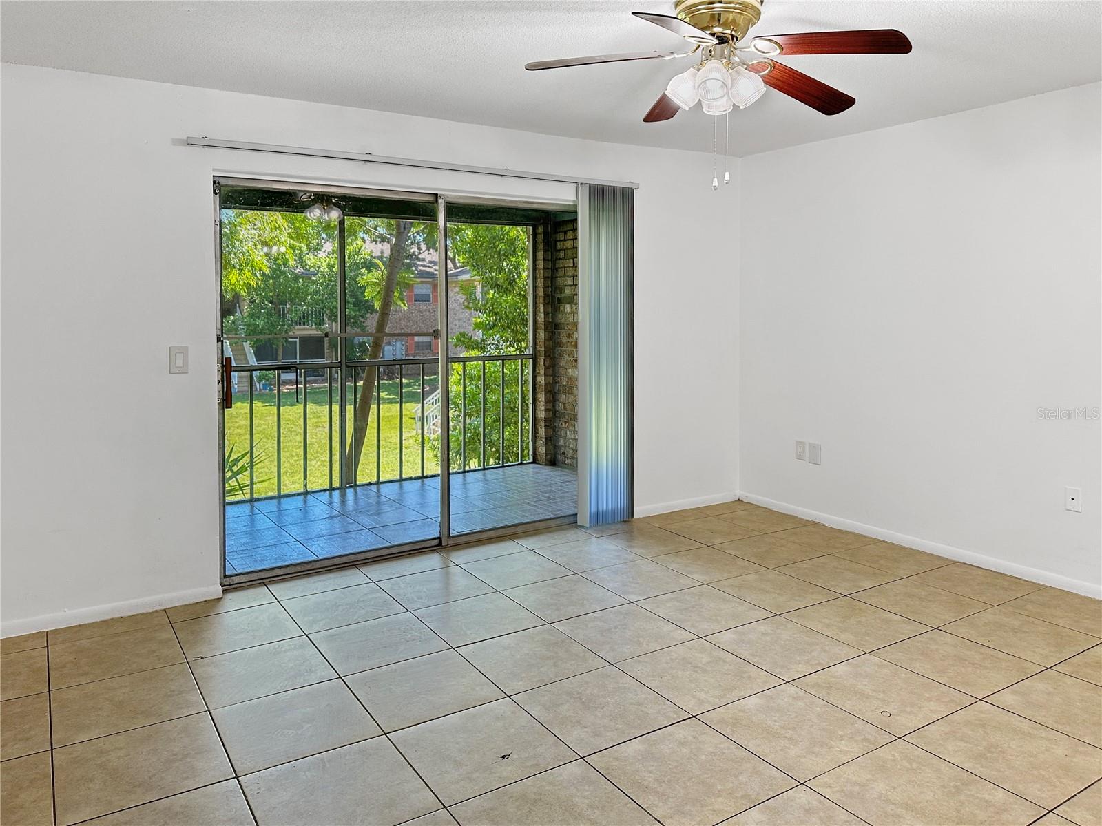 508 Banyon Tree Cir #200 Property Photo 13