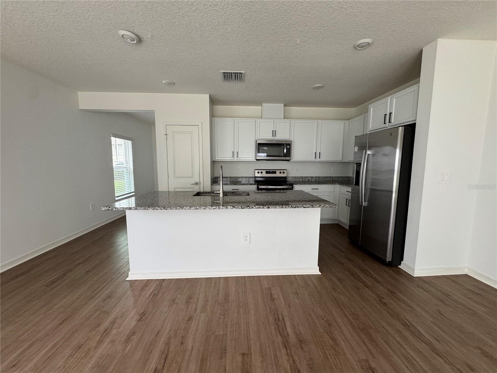 9448 Westside Hills Dr Property Photo 4